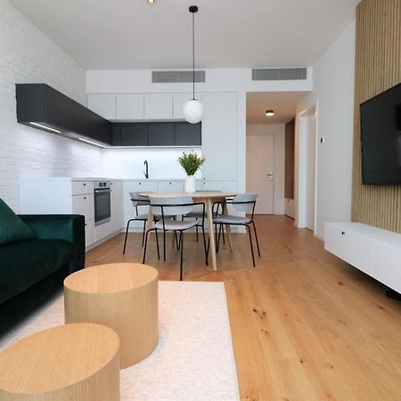 Sky Park New 1-Bedroom Apartment Bratislava Exterior photo